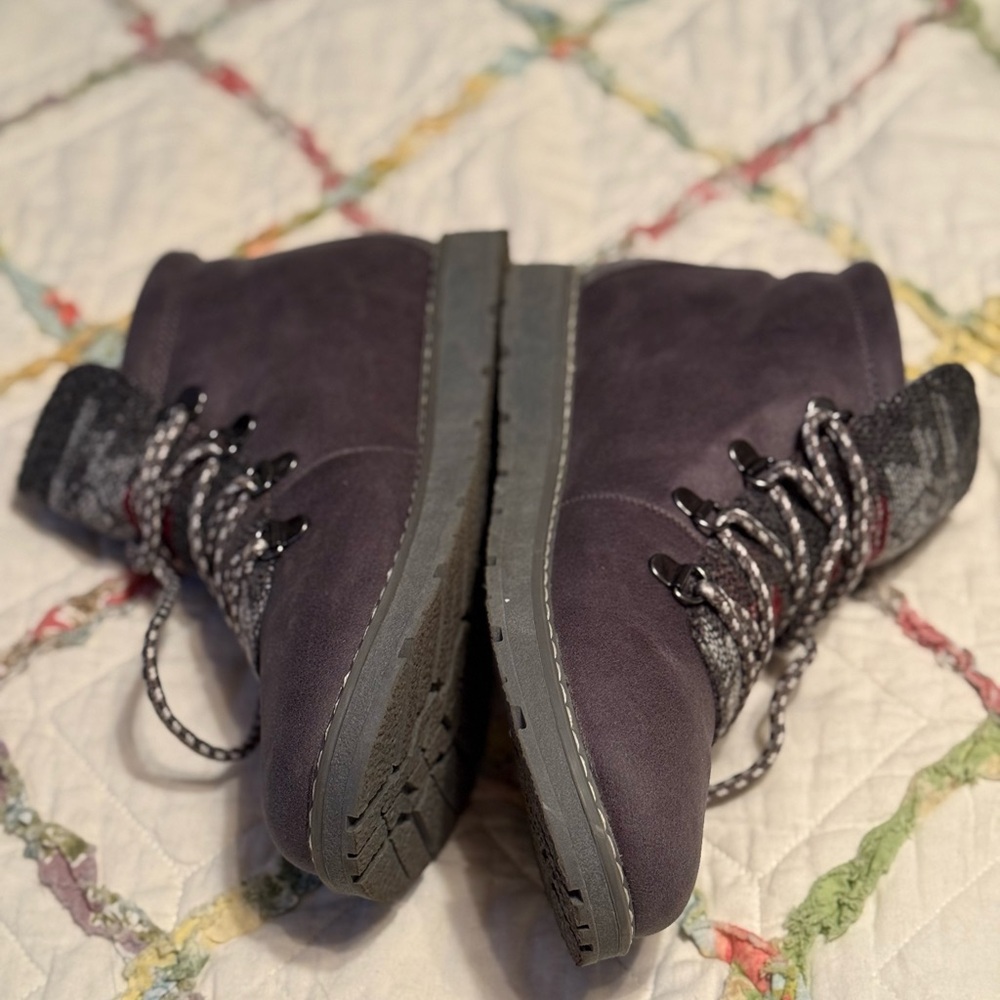BOBS Memory Foam Boots size 6.5 - Picture 6 of 11